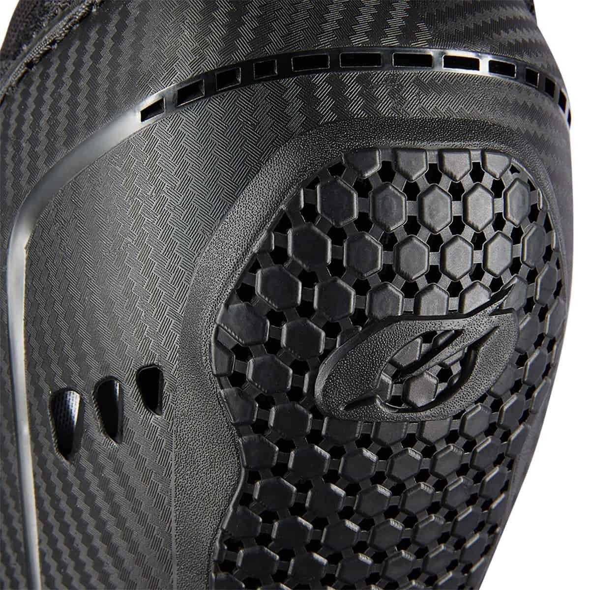 Comfortable elbow armour which takes care of impact protection when riding off road-5